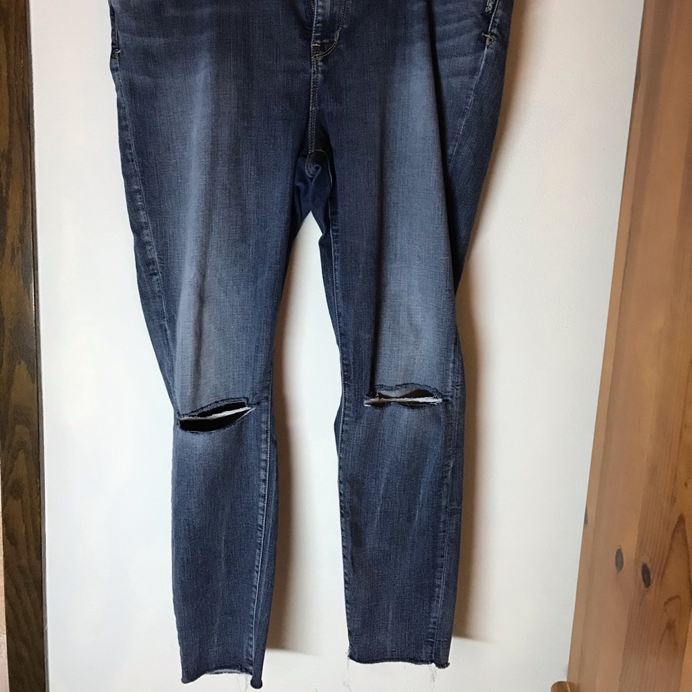 Silver Jeans Robson sz 16 length 27